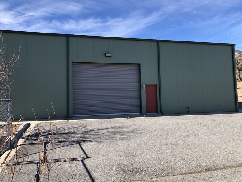 More Photos Of 3212 Mt Pinos Way, Frazier Park Light Manufacturing For Sale