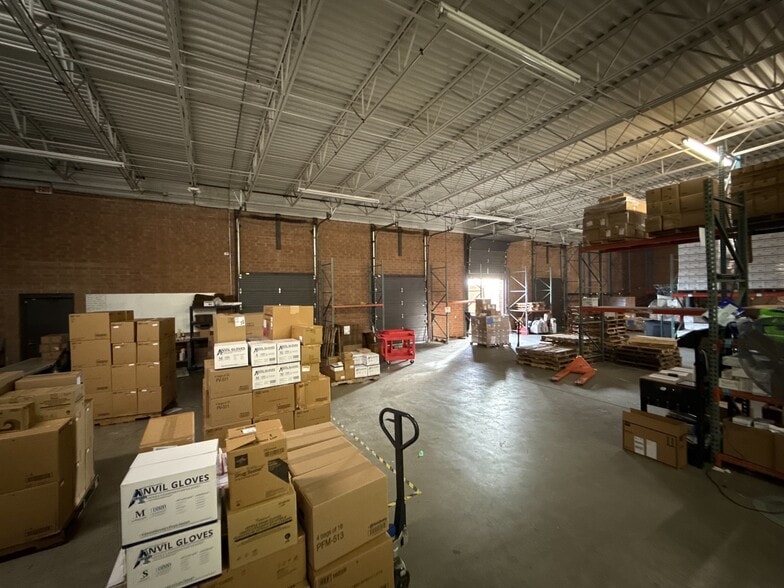 More Photos Of 822-826 22nd Street Pl SE, Hickory Warehouse For Lease