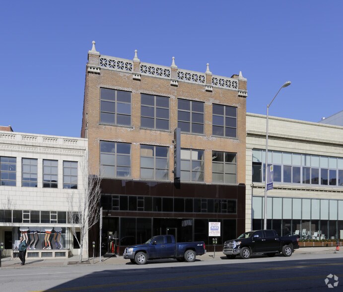 More Photos Of 1520 Grand Blvd, Kansas City Storefront Retail Office For Sale