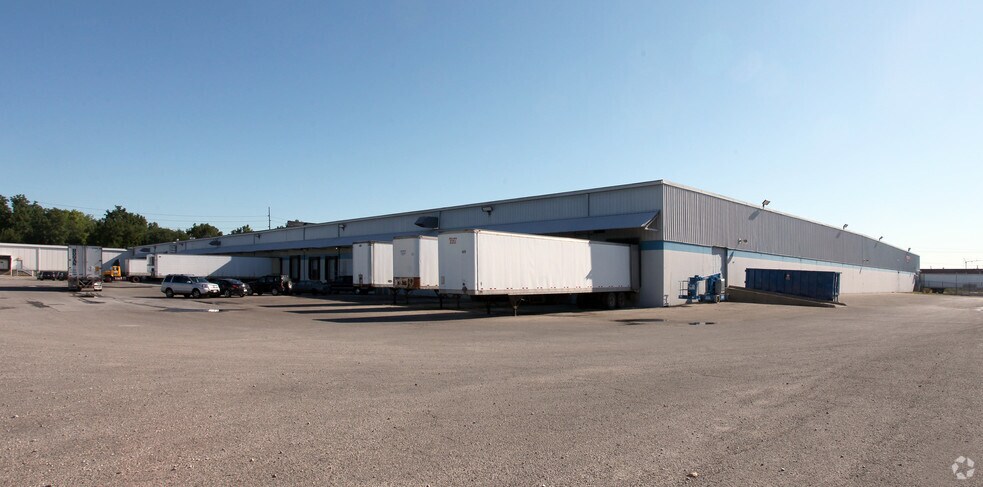 More Photos Of 4310 Stout Field North Dr, Indianapolis Warehouse For Lease