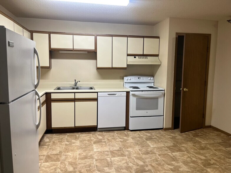 More Photos Of 160-180 Homestead Rd, Mankato Apartments For Sale