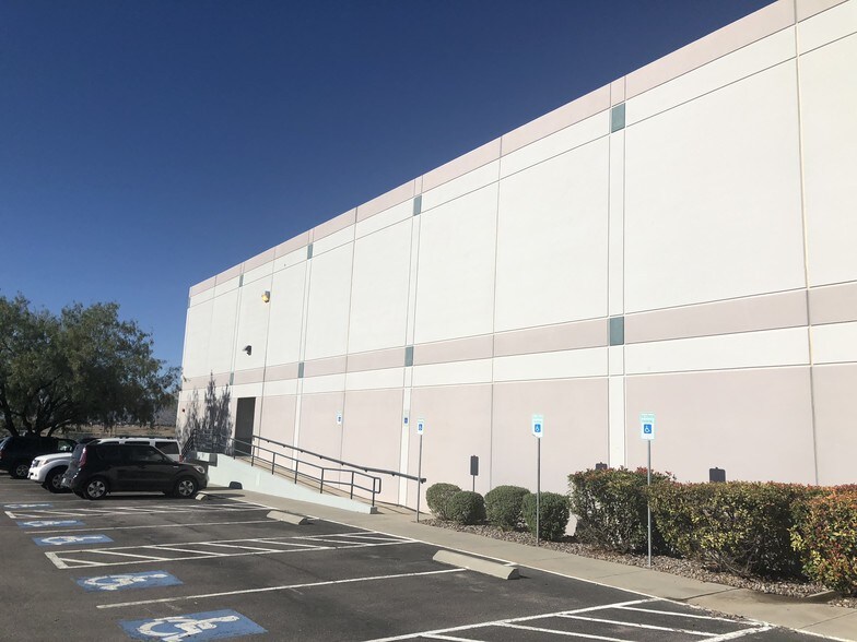 More Photos Of 10365 Railroad Dr, El Paso Warehouse For Lease