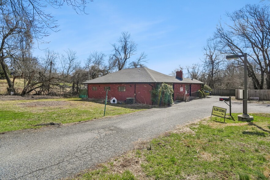 More Photos Of 1481 US Highway 22 E, Annandale Flex For Sale
