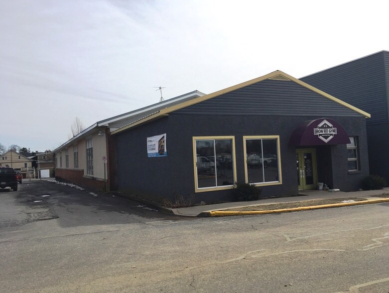 More Photos Of 105 Warwick St, Lititz Freestanding For Sale