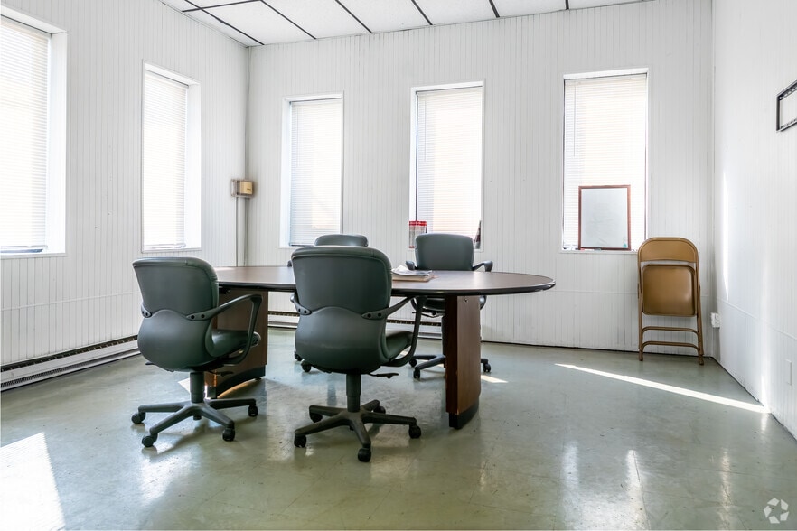 More Photos Of 25-45 Rutter St, Rochester Industrial For Sale