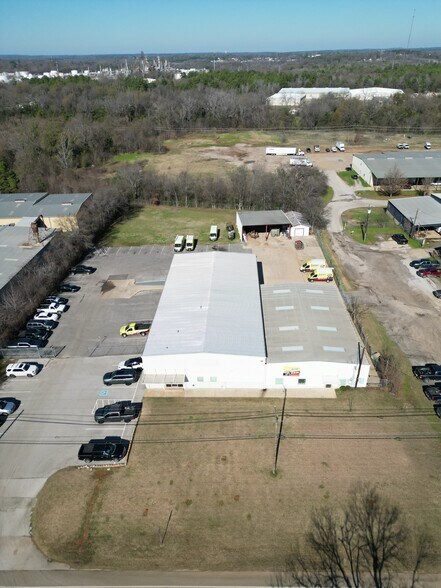 More Photos Of 2320 E Erwin St, Tyler Light Distribution For Sale