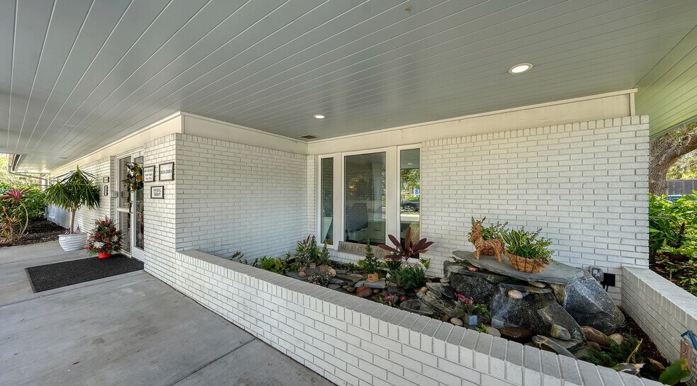 More Photos Of 1630 S Tuttle Ave, Sarasota Medical For Sale
