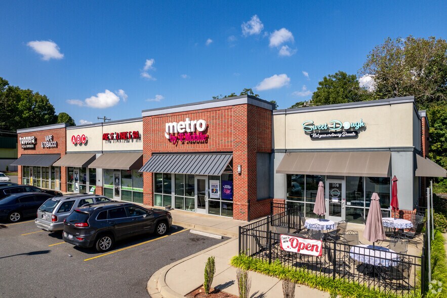 Primary Photo Of 400 Dobys Bridge Rd, Fort Mill Storefront Retail Office For Lease