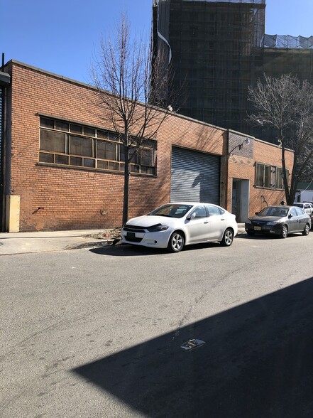 Primary Photo Of 1165 Burnett Pl, Bronx Warehouse For Lease