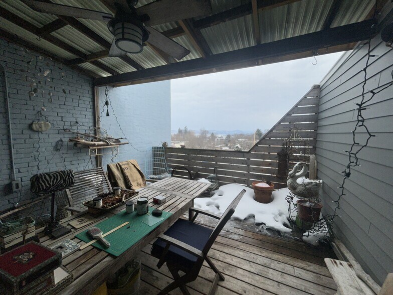 More Photos Of 193 Main St, Ossining General Retail For Sale