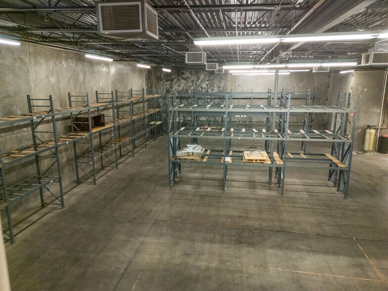 More Photos Of 1105 Aviation Dr, Lake Havasu City Manufacturing For Lease