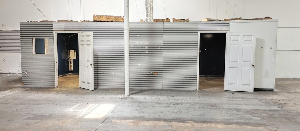 More Photos Of 816 Manatee Ave E, Bradenton General Retail For Lease