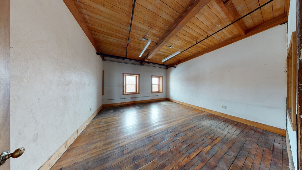 More Photos Of 119 R Foster St, Peabody Warehouse For Lease