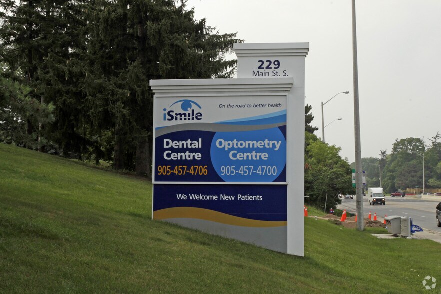More Photos Of 229 Main St S, Brampton Office For Lease