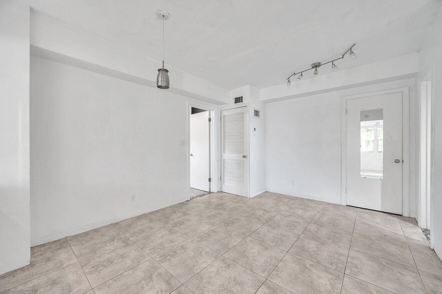 More Photos Of 5113 28th Ave S, South Pasadena Apartments For Sale