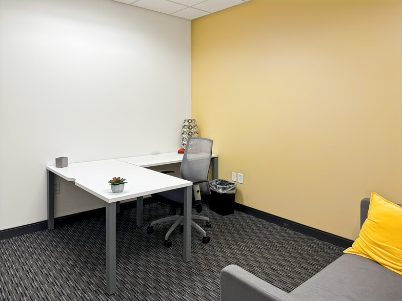 More Photos Of 4208 Six Forks Rd, Raleigh Coworking Space