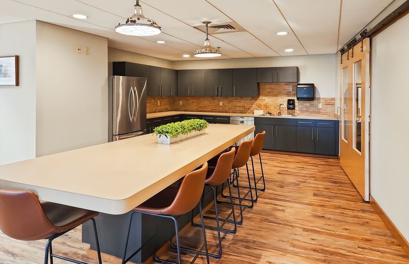 More Photos Of 540 N Broadway, Green Bay Coworking Space