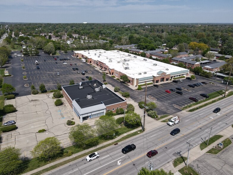 More Photos Of 890-896 S Main St, Centerville Storefront For Lease