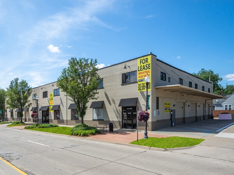 More Photos Of 25440-25454 5 Mile Rd, Redford Township Manufacturing For Lease