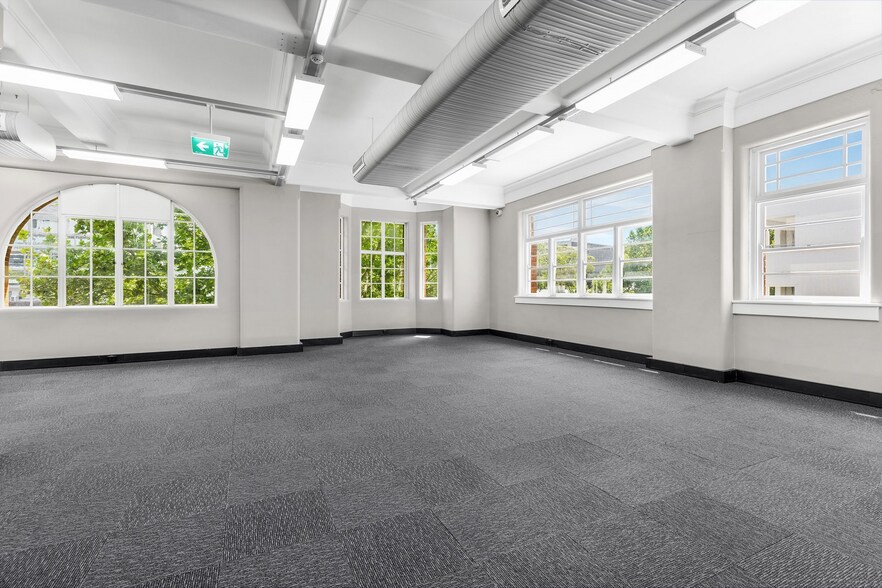 More Photos Of 593 Hunter St, Newcastle West Office For Lease