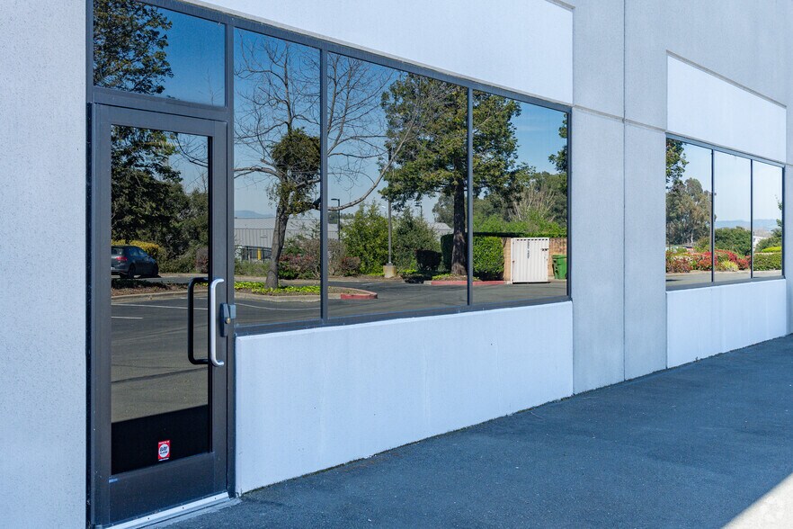 More Photos Of 222-240 Gateway Rd W, Napa Office For Sale