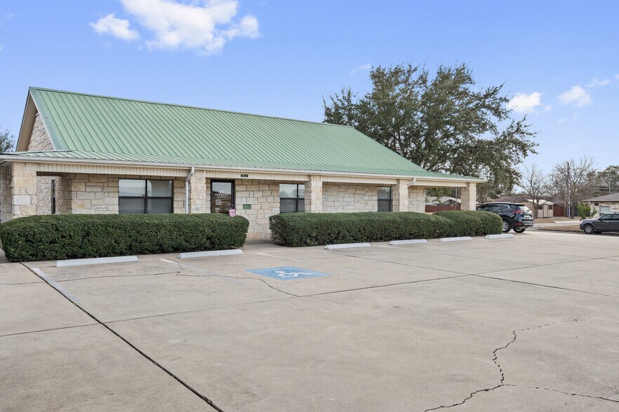 More Photos Of 409 Mallard Ln, Taylor Office Residential For Lease