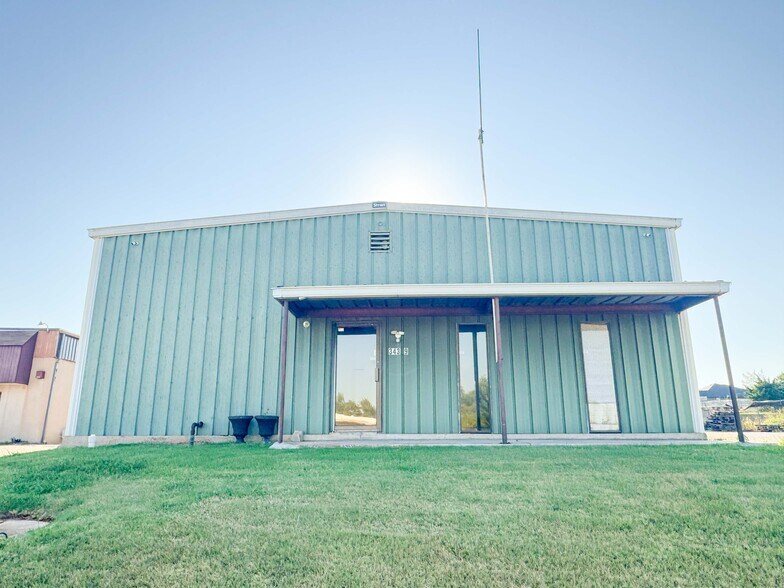 More Photos Of 3439 Charleston Rd, Norman Warehouse For Sale