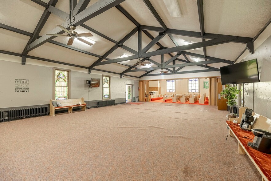 More Photos Of 856 S Green St, Wichita Religious Facility For Sale