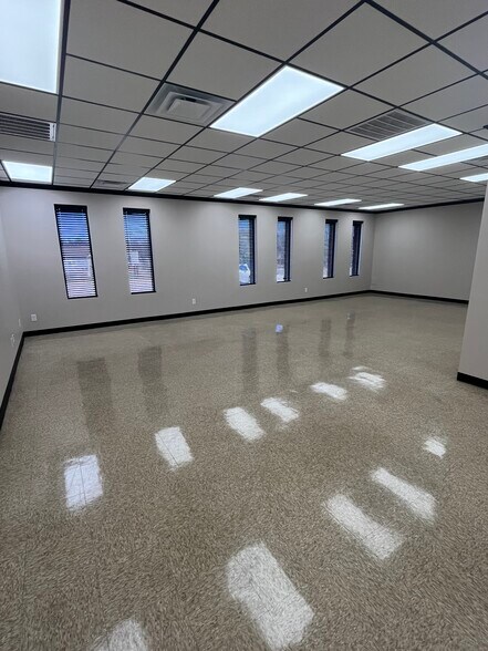 More Photos Of 2804 SE 59th St, Oklahoma City Manufacturing For Lease