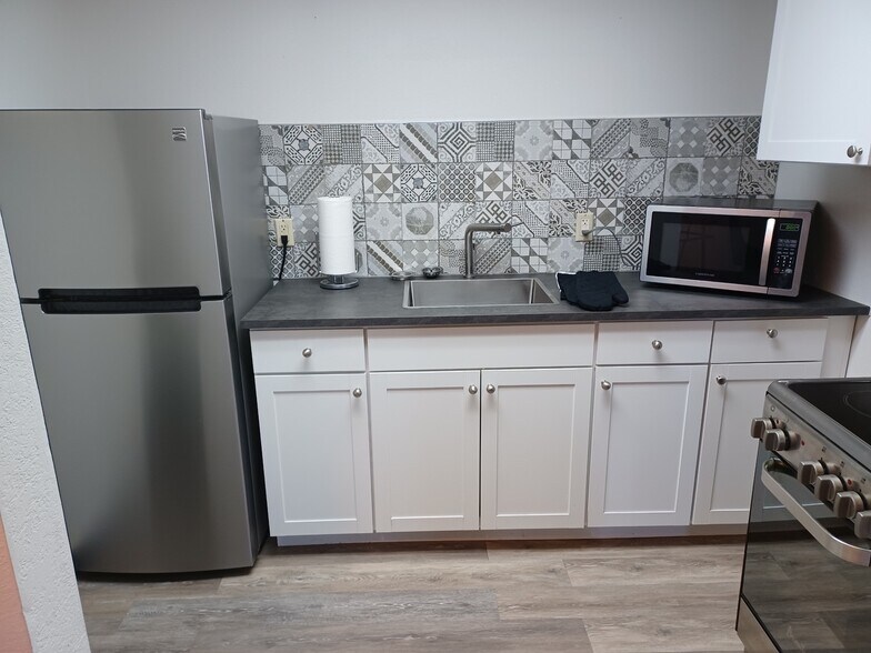 More Photos Of 322 S Main St, Lamar Apartments For Sale