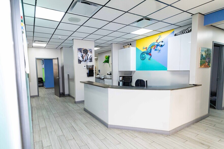 More Photos Of 4804 Edgewater Dr, Orlando Medical For Sale