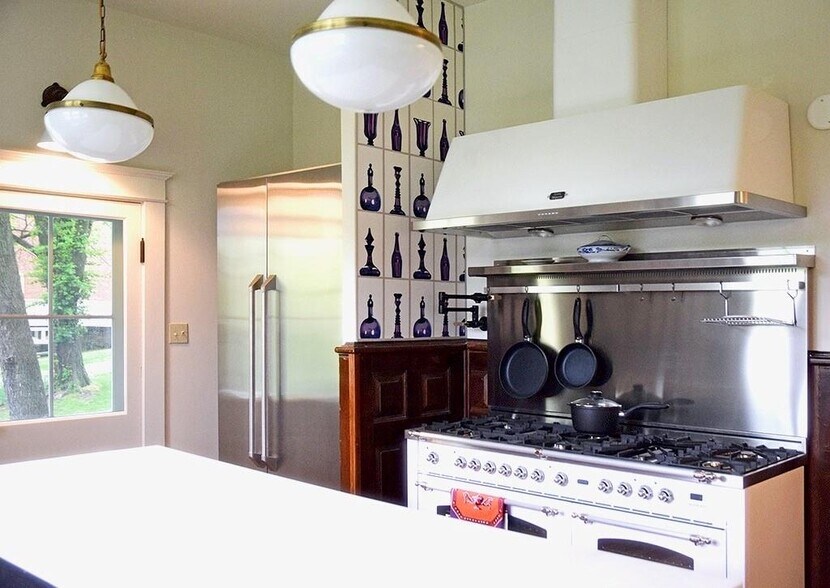 More Photos Of 415 Main St, Arrow Rock Specialty For Sale