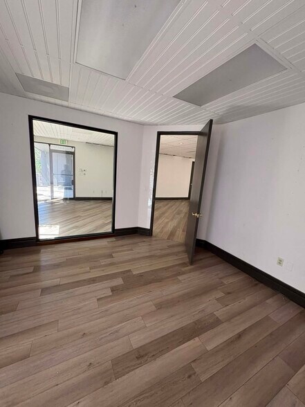 More Photos Of 7108 S Alton Way, Centennial Flex For Lease