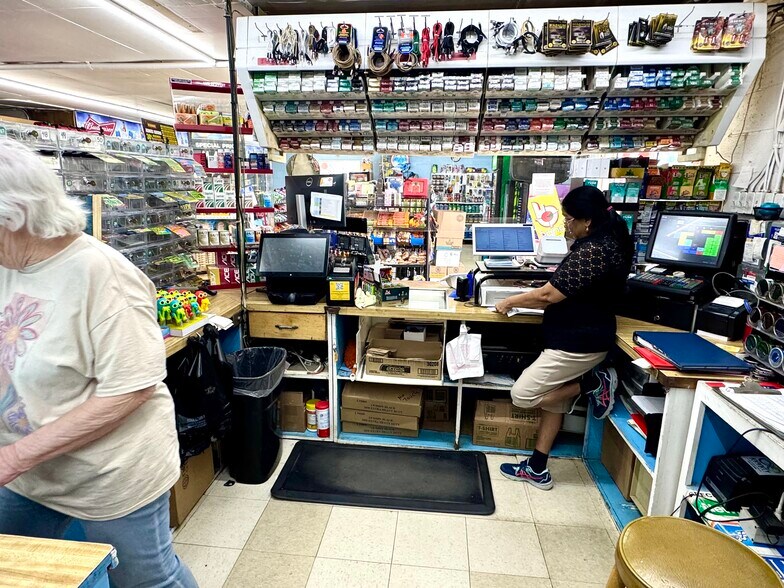 More Photos Of 4500 Monroe Hwy, Watkinsville Service Station For Sale