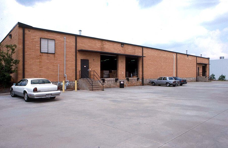 More Photos Of 1531 Stone Ridge Dr, Stone Mountain Warehouse For Lease