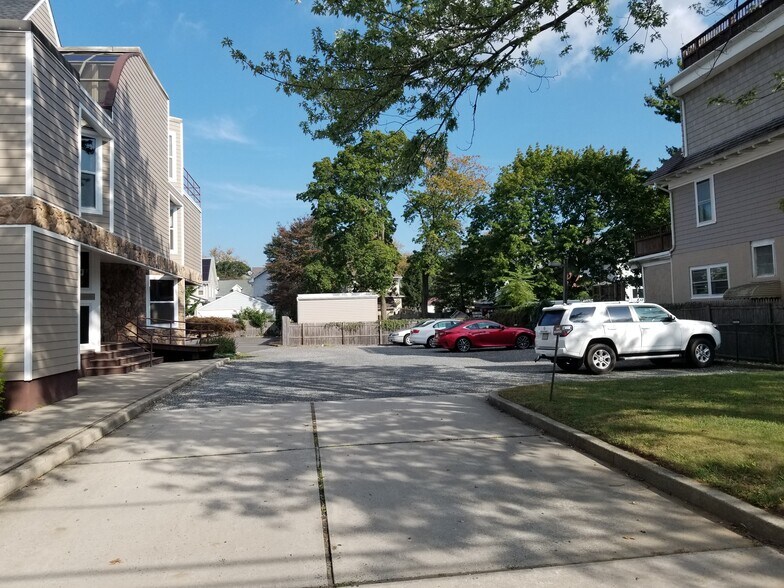 More Photos Of 241 Maple Ave, Red Bank Medical For Lease