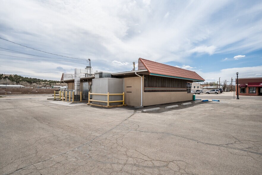 More Photos Of 822 Main St, Walsenburg Restaurant For Sale