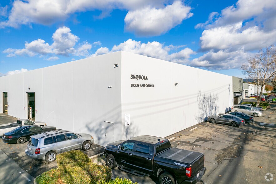 More Photos Of 2353 Industrial Pky W, Hayward Flex For Lease
