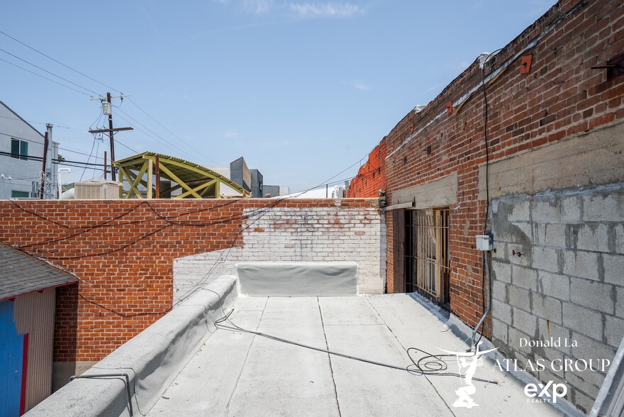 More Photos Of 115 N Western Ave, Los Angeles Storefront For Sale