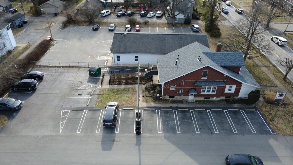 More Photos Of 217 Breckenridge Ln, Louisville Medical For Sale