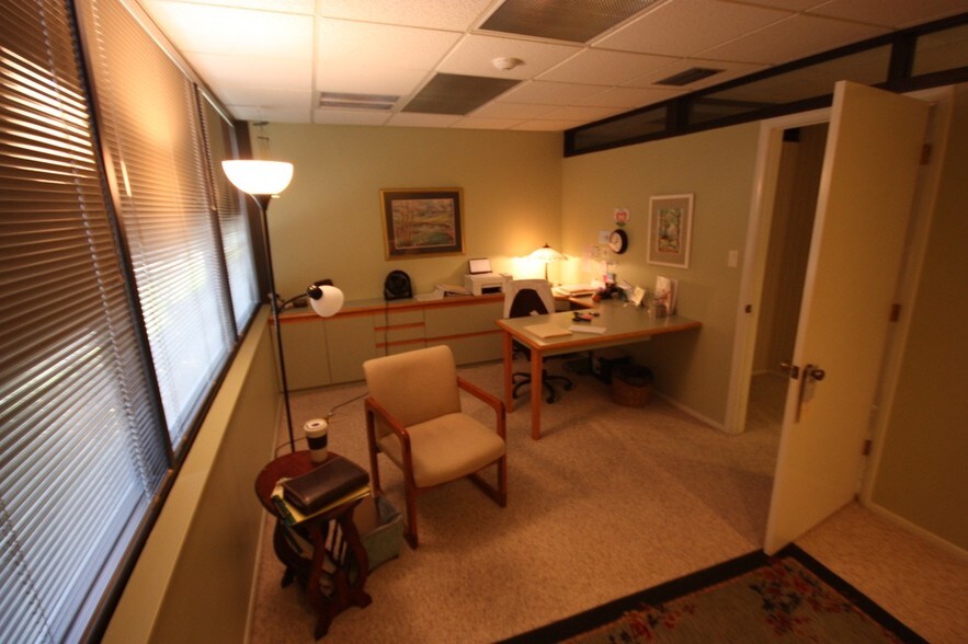 More Photos Of 2477 Stickney Point Rd, Sarasota Medical For Sale