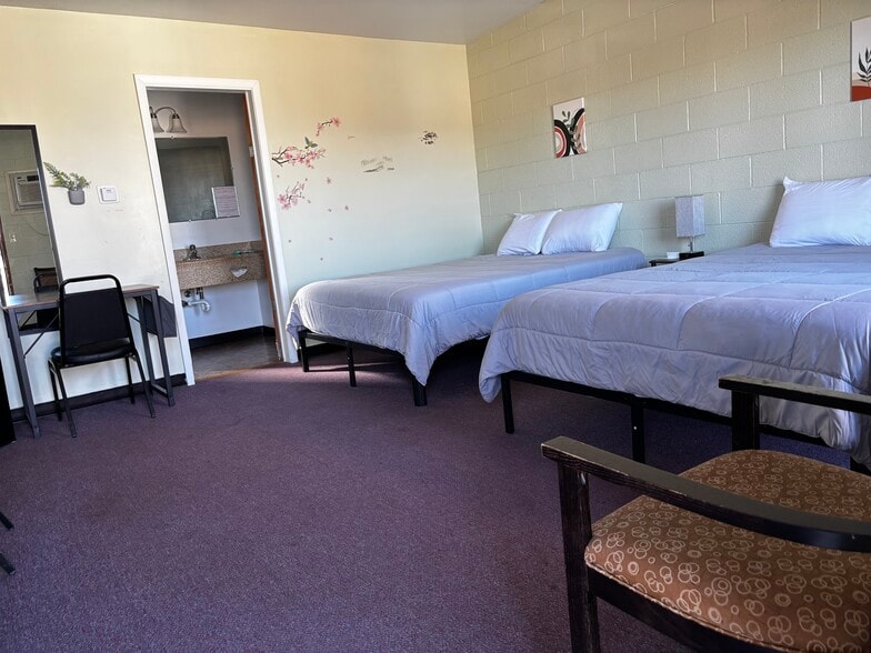More Photos Of 215 E 3rd St, La Junta Hotel For Sale
