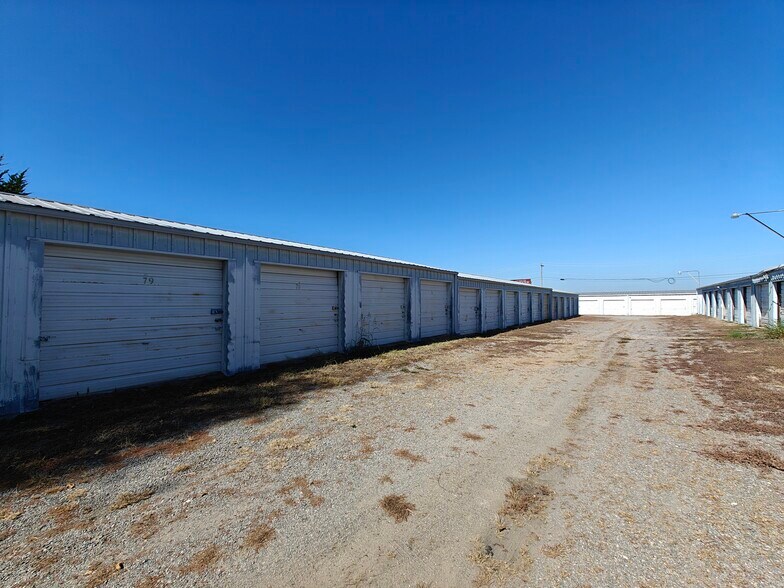 More Photos Of 200 E Rayne St, Tahlequah Self Storage For Sale