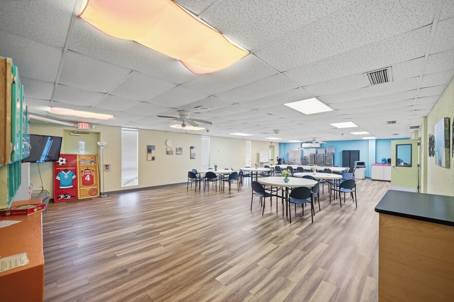 More Photos Of 14400 Northwest Fwy, Houston Religious Facility For Sale