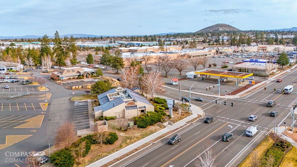 More Photos Of 30 NE Bend River Mall Dr, Bend Restaurant For Lease