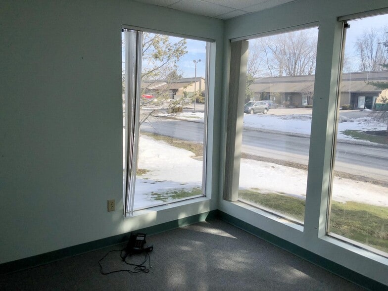 More Photos Of 121 Erie Canal Dr, Rochester Medical For Sale