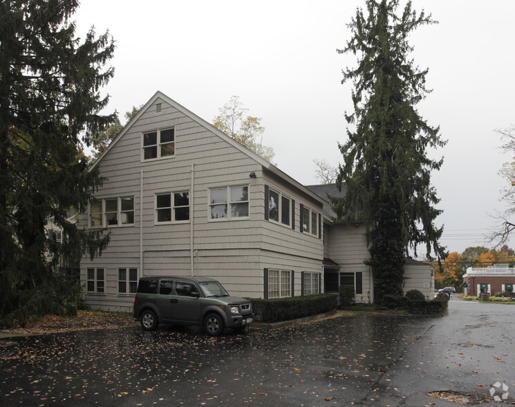 More Photos Of 199 E Main St, Smithtown Office For Sale