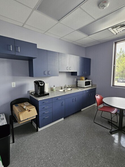 More Photos Of 3117 Rogers Rd, Wake Forest Office For Sale