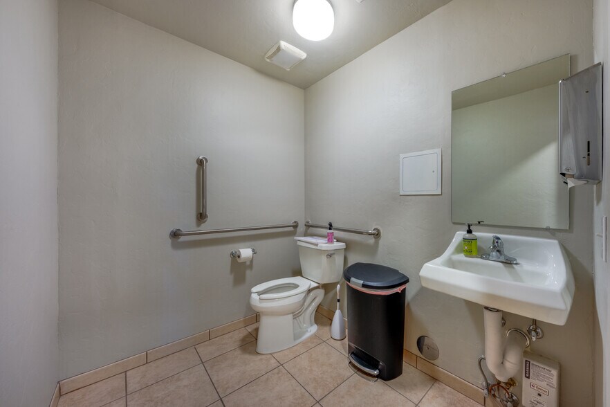 More Photos Of 3838 E Fort Lowell Rd, Tucson Medical For Sale