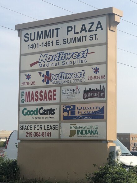 More Photos Of 1401-1461 E Summit St, Crown Point Storefront Retail Office For Lease